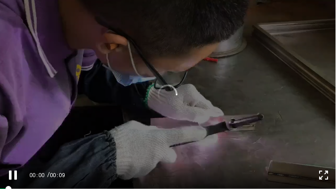 亞弧焊之點焊比賽現(xiàn)場 亞弧焊之點焊比賽現(xiàn)場